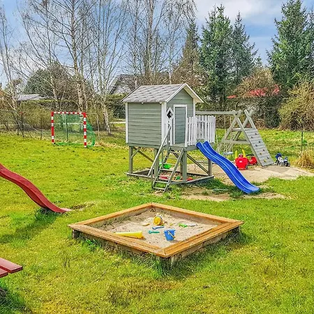2 Bedroom Front In *