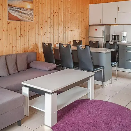 2 Bedroom Front In Ferienhaus